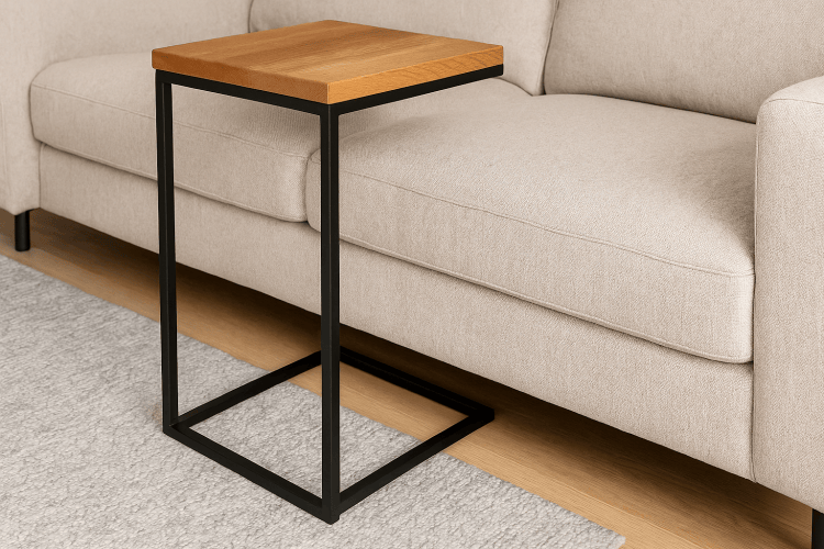 Loftowy stolik pomocniczy do kanapy – funkcja, która odmienia salon