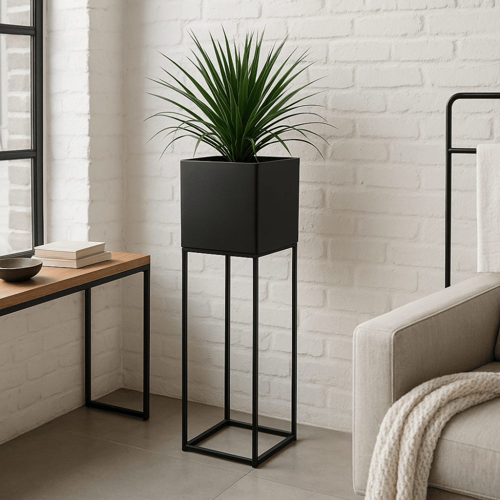 Czy czarna donica pasuje do jasnych wnętrz loftowych?